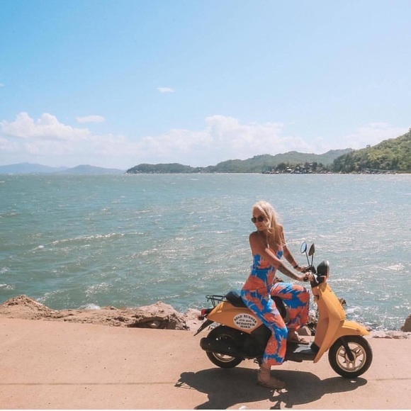 MISTER ZIMI St Tropez Ivy Floral Wide Leg Jumpsuit - Picture 7 of 16